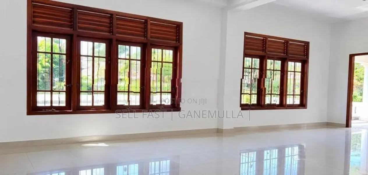 Commercial Building For Sale In Kadawatha