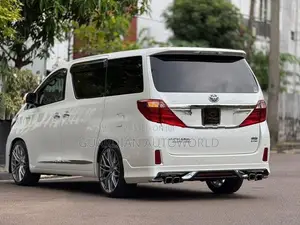 Toyota Alphard 2013
