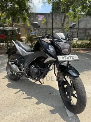 Honda CB Hornet 160R 2016