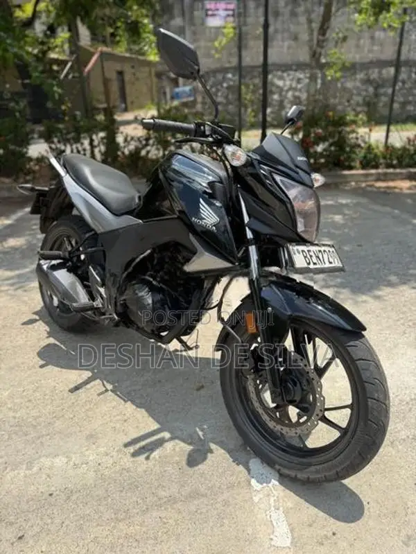 Honda CB Hornet 160R 2016