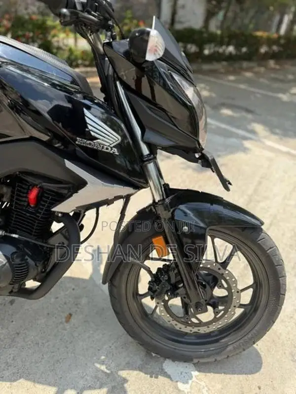 Honda CB Hornet 160R 2016