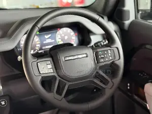 Land Rover Defender P300 E HSE 2026