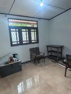 නිට්ටඹුව තිහාරියෙන් අන්ගසම්පූර්ණ නිවස, ඉඩම
