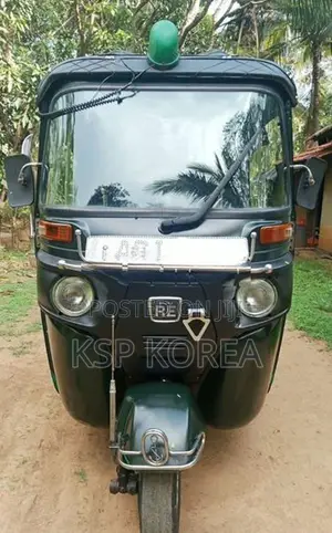 Bajaj RE 2015