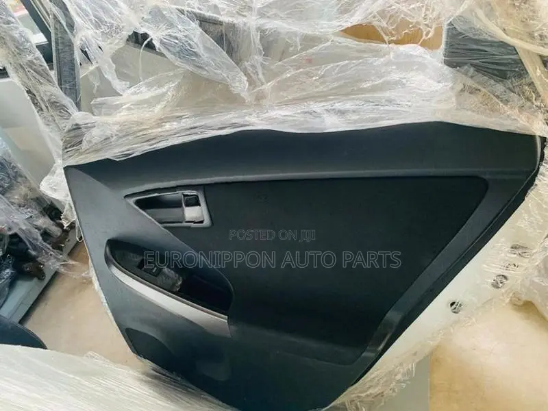 TOYOTA PRIUS ZVW30 Door Uphosting