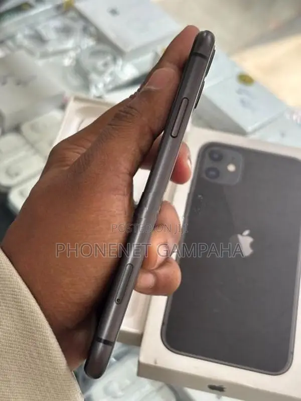 Apple iPhone 11 (Used)