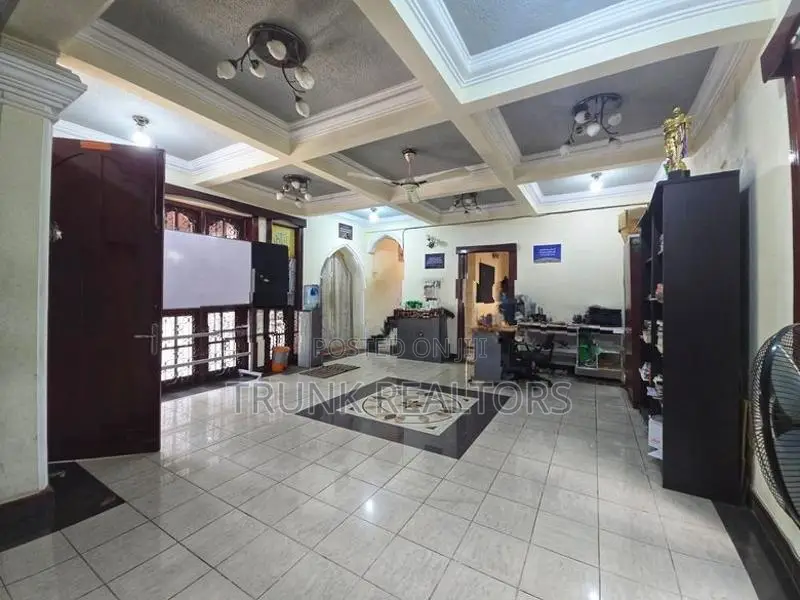 ￭ Spacious House, Colombo 06 05BR House For Sale (NK12000)