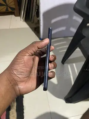 Samsung Galaxy S21 (Used)