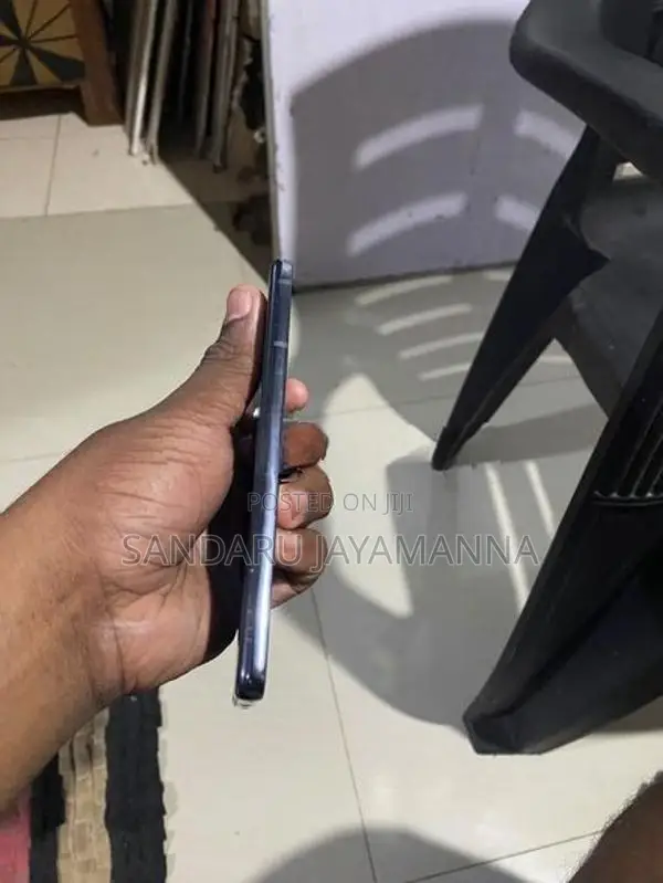 Samsung Galaxy S21 (Used)