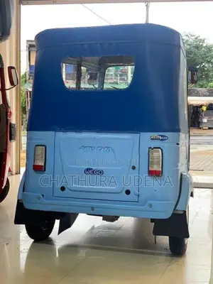 Bajaj RE Electric 2026