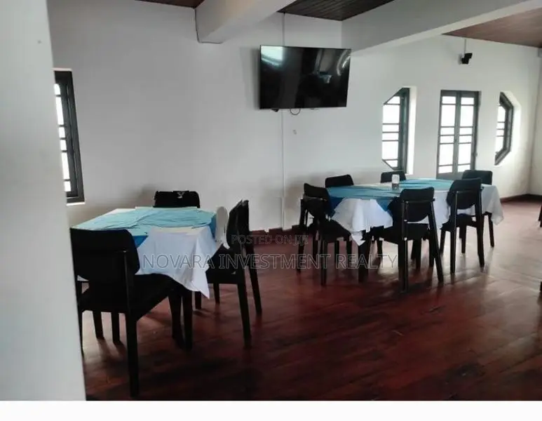 Marine Drive Facing 14.55 Perch Land With Restaurant In Colombo 3