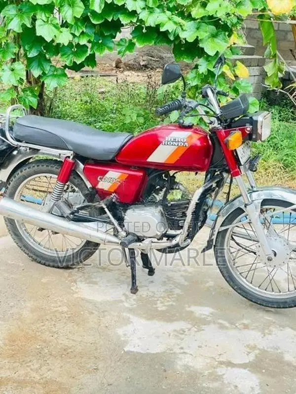 Hero CD 100 2003