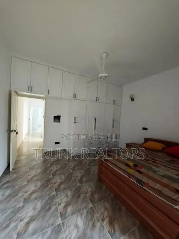 ￭ Horton Towers, Colombo 08 03BR Apartment For Sale (NK12004)
