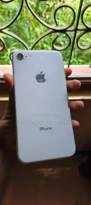 Apple iPhone 8 (Used)