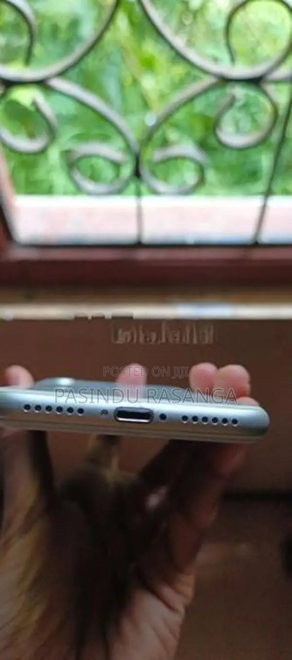 Apple iPhone 8 (Used)