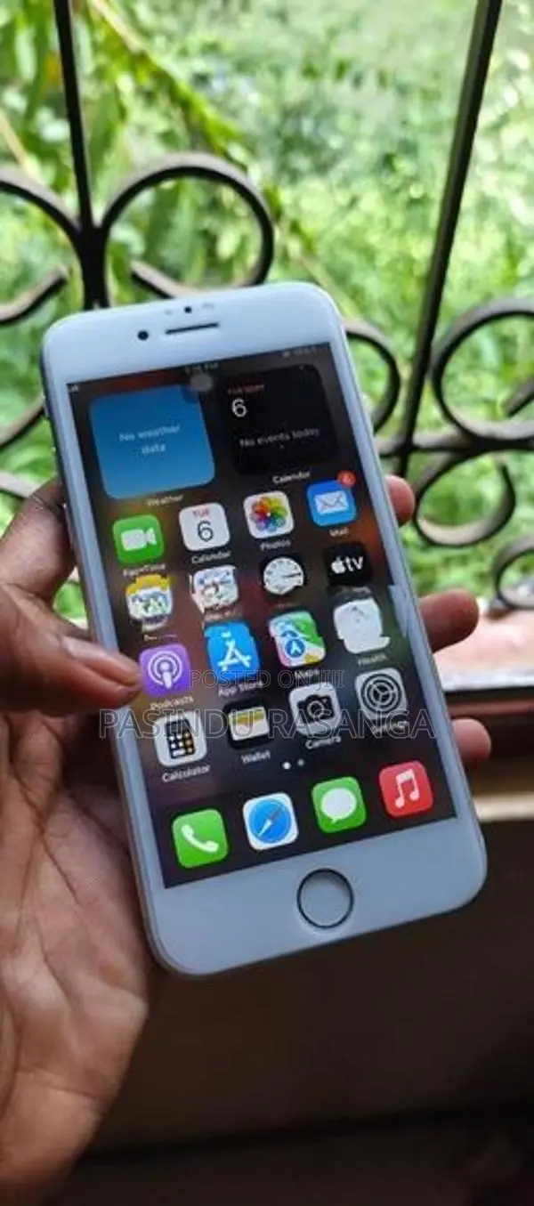 Apple iPhone 8 (Used)