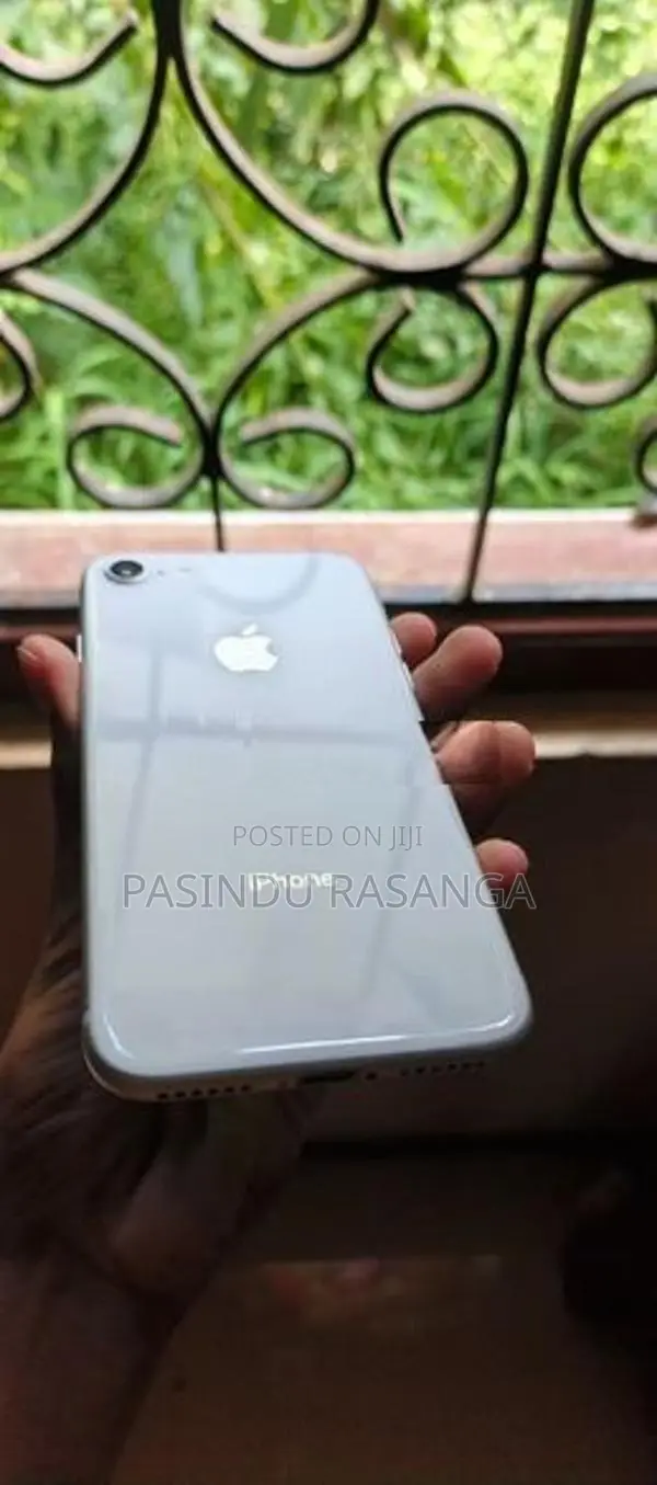 Apple iPhone 8 (Used)