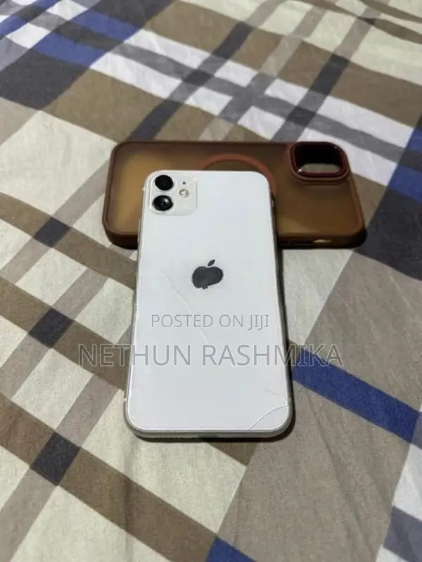 Apple iPhone 11 (Used)