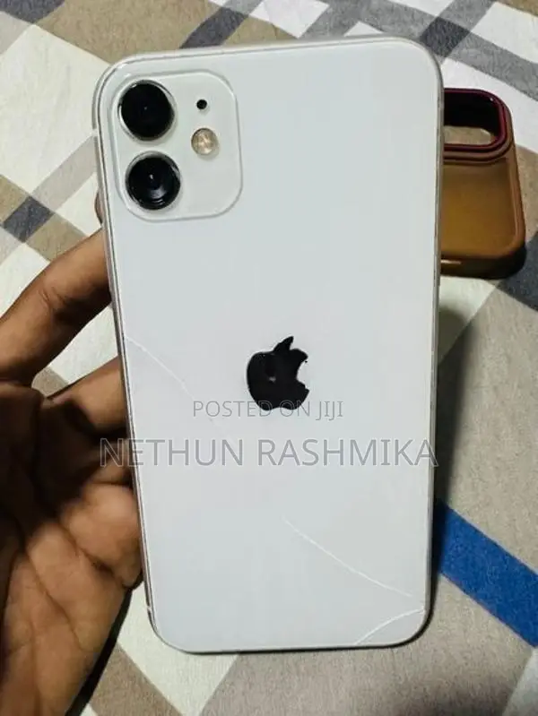 Apple iPhone 11 (Used)