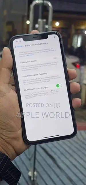 Apple iPhone 11 64GB (Used)