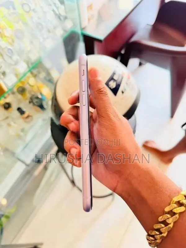 Apple iPhone 11 (Used)