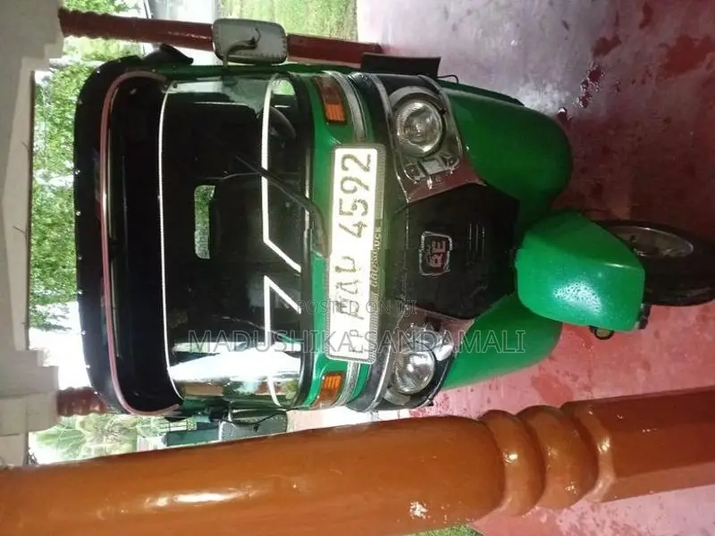 Bajaj RE 2014