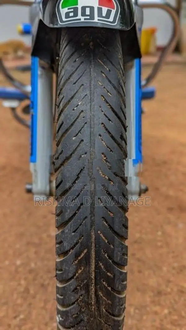 Bajaj CT100 2017