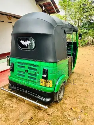 Bajaj RE 2018