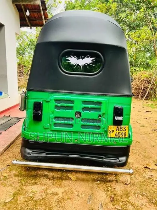 Bajaj RE 2018