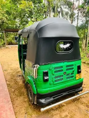Bajaj RE 2018