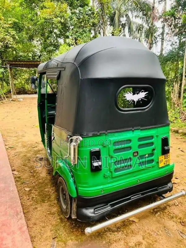 Bajaj RE 2018