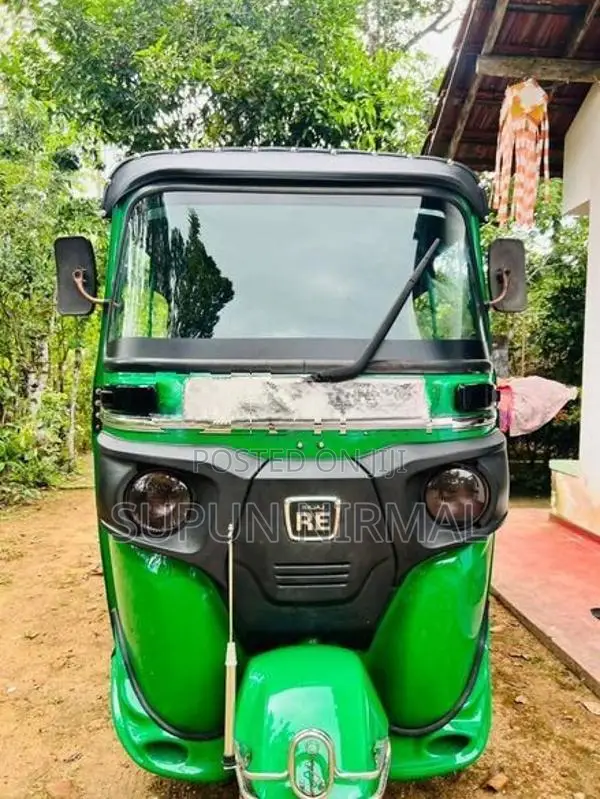 Bajaj RE 2018