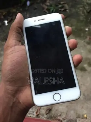 Apple iPhone 8 (Used)