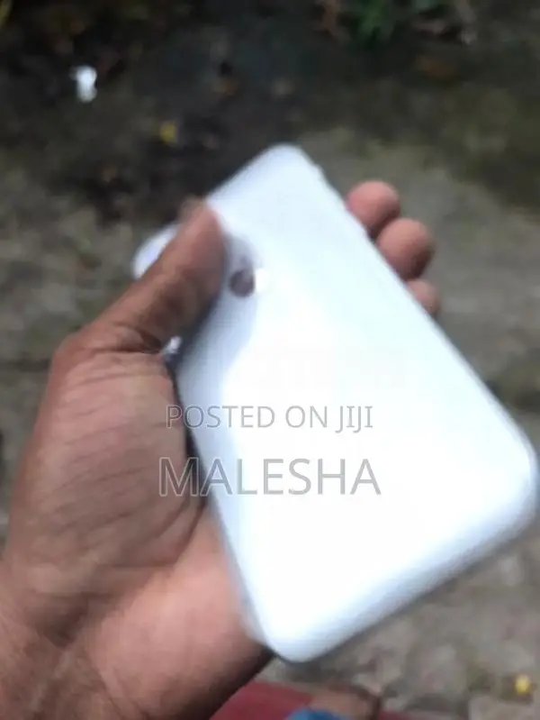 Apple iPhone 8 (Used)