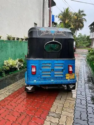 Bajaj RE 2016