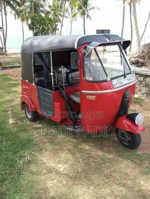 Bajaj RE 2000