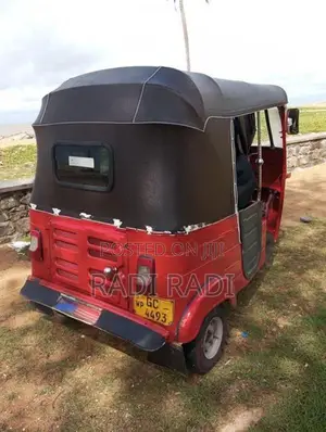 Bajaj RE 2000