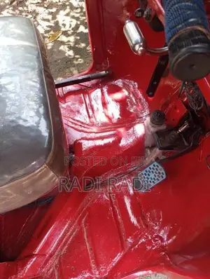 Bajaj RE 2000