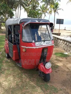 Bajaj RE 2000