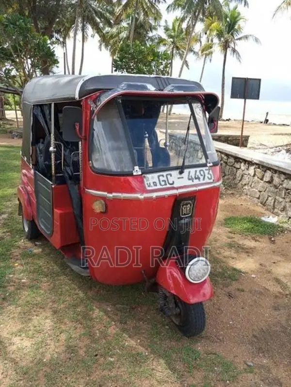 Bajaj RE 2000