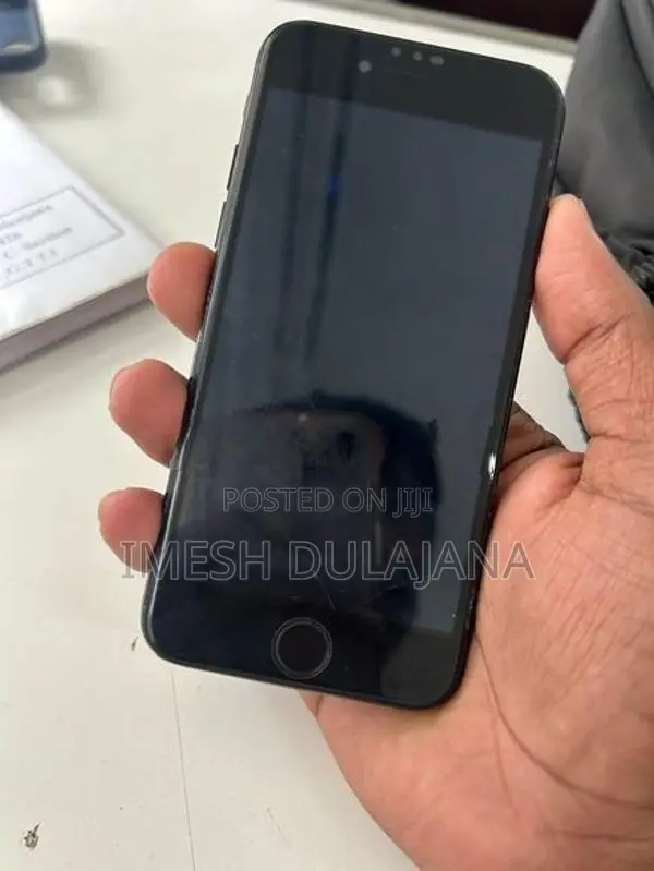 Apple iPhone 7 128GB (Used)