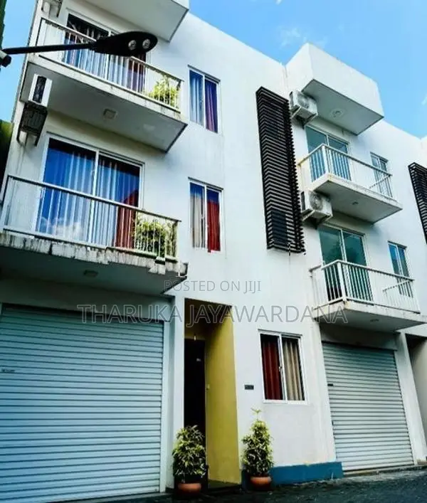 kottawa Fully Furnished 3story House for Rent