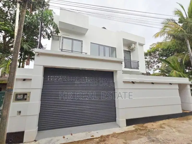 Newly Build Luxury Three Story House For Sale In Piliyandala