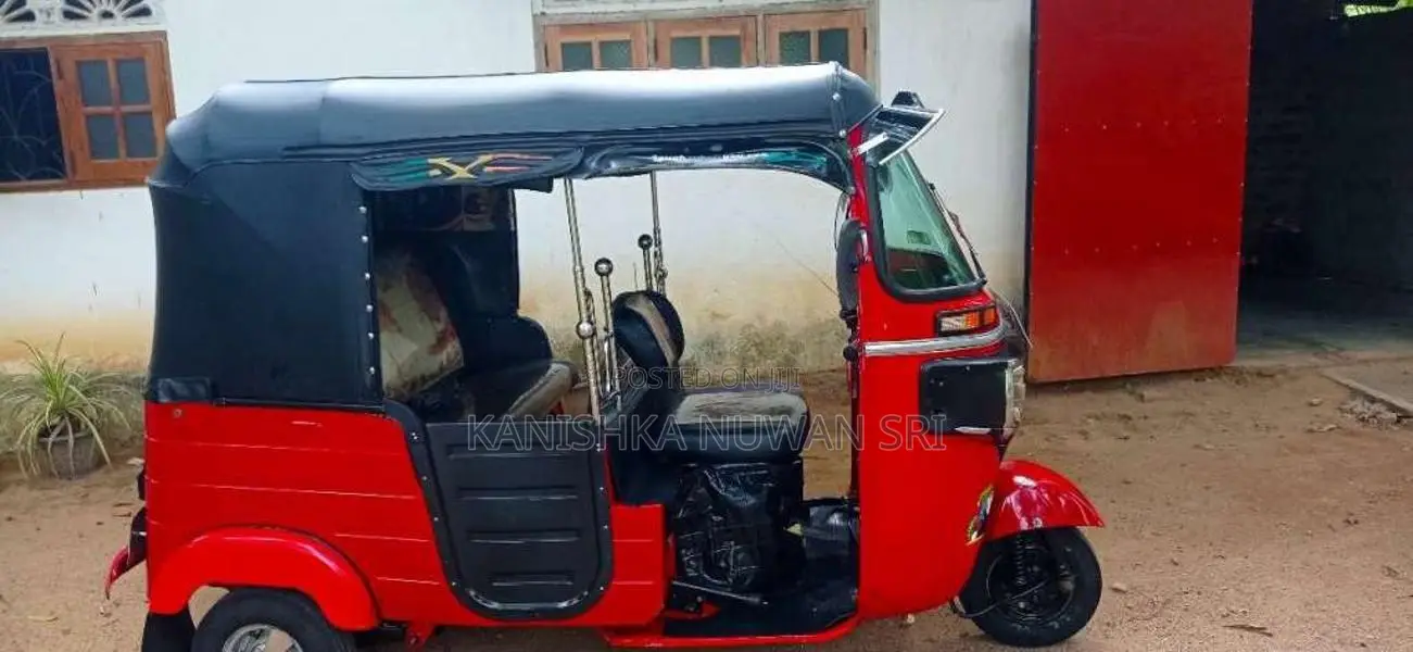 Bajaj 4 Stroke 2015 Three Wheel (Used)