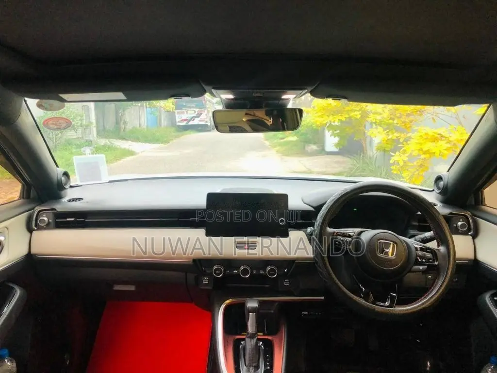 Honda Vezel 2025 SUV (Used)