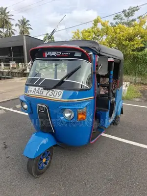 Bajaj 4 Stroke 2013 Three Wheel (Used)