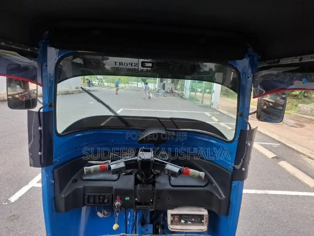 Bajaj 4 Stroke 2013 Three Wheel (Used)