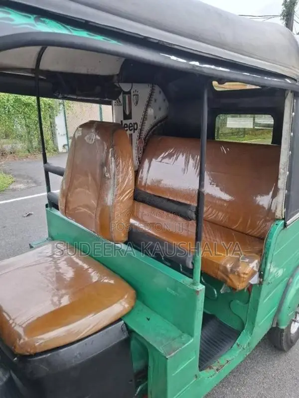 Bajaj 4 Stroke 2016 Three Wheel (Used)