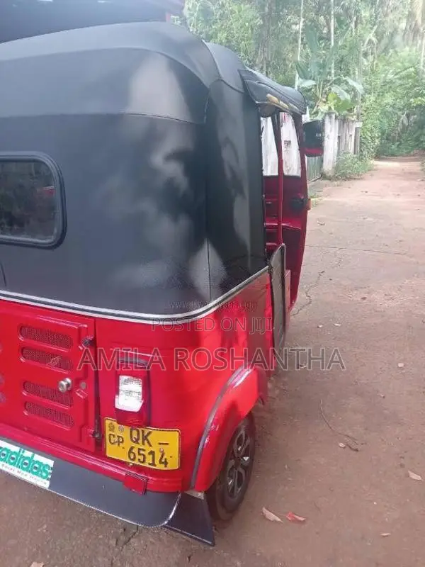 Bajaj 4 stroke 2007 Three Wheel (Used)