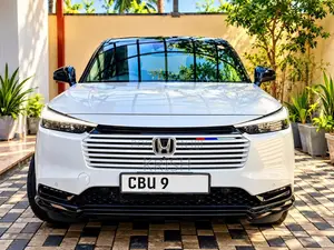Honda Vezel Z Play 2025 SUV (Used)